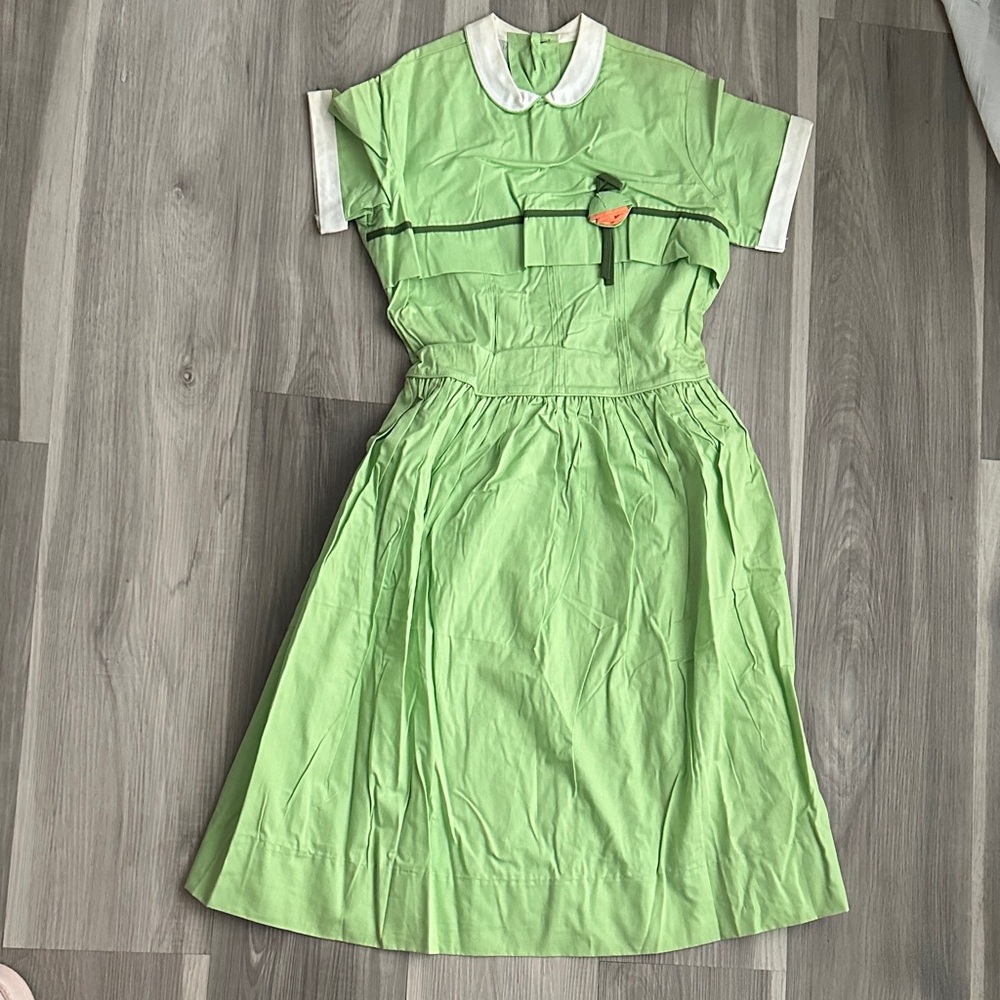 Vintage DEADSTOCK “encore” Light Green Peter Pan Collar Dress with White Trim
